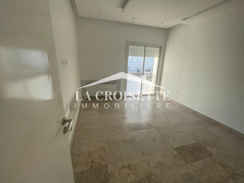 Duplex S+3 avec terrasse à La Marsa